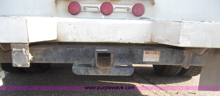 image for item B5209 2006 Ford F550 XL Super Duty service truck