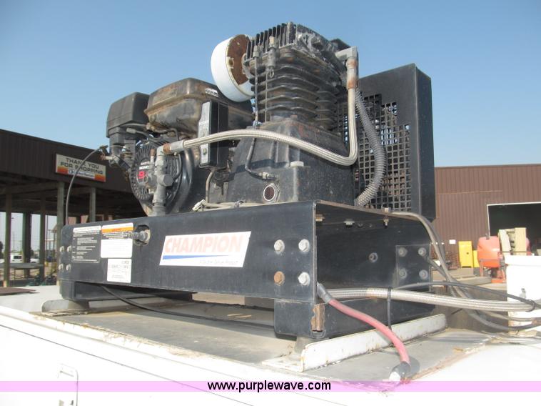 image for item B5209 2006 Ford F550 XL Super Duty service truck