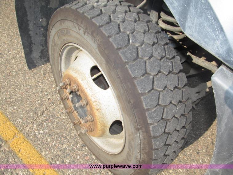 image for item B5209 2006 Ford F550 XL Super Duty service truck