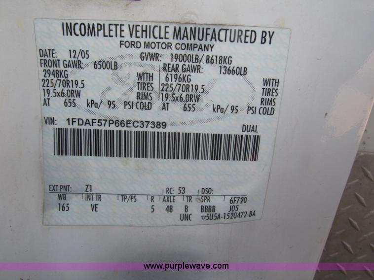 image for item B5209 2006 Ford F550 XL Super Duty service truck