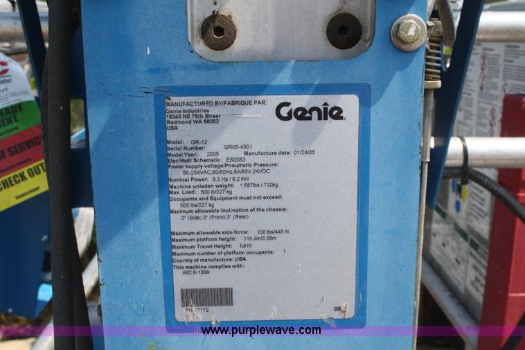image for item B6874 2005 Genie GR12 vertical lift