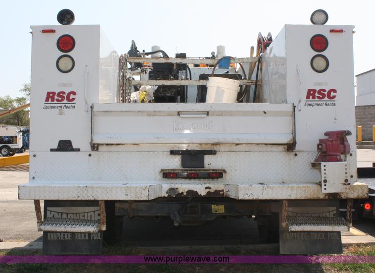 image for item B6875 2004 Ford F550 XL Super Duty service truck