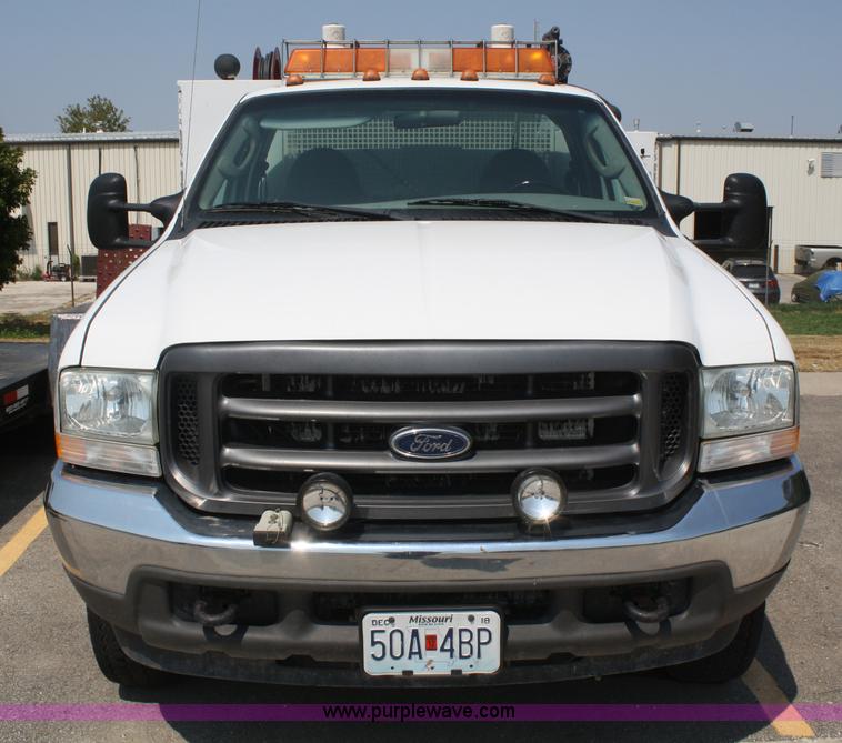 image for item B6875 2004 Ford F550 XL Super Duty service truck