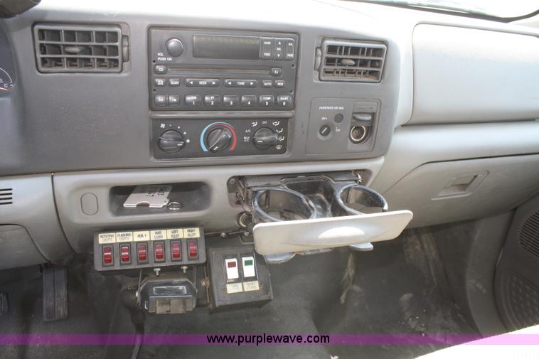 image for item B6875 2004 Ford F550 XL Super Duty service truck