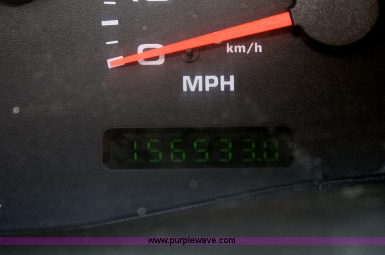 image for item B6875 2004 Ford F550 XL Super Duty service truck