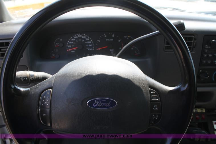 image for item B6875 2004 Ford F550 XL Super Duty service truck