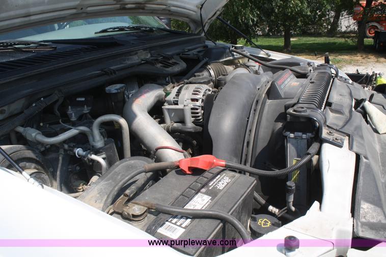 image for item B6875 2004 Ford F550 XL Super Duty service truck