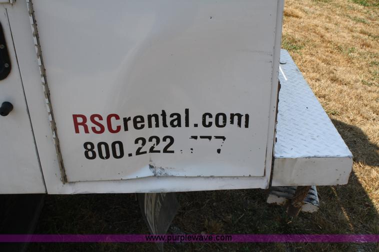 image for item B6875 2004 Ford F550 XL Super Duty service truck