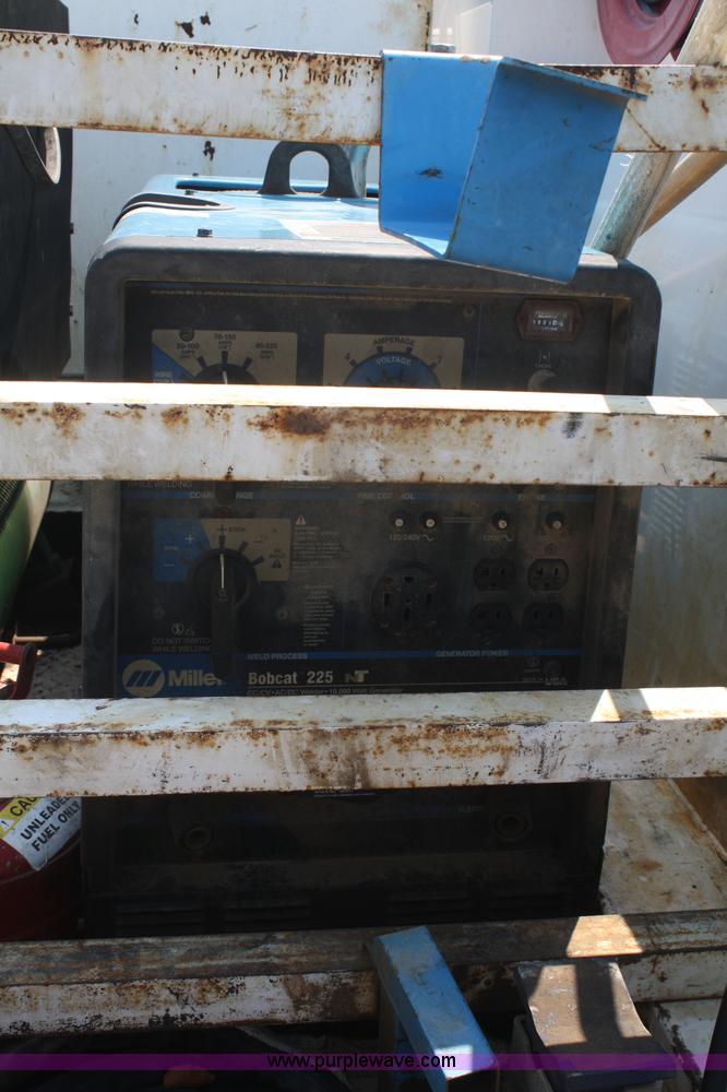 image for item B6875 2004 Ford F550 XL Super Duty service truck