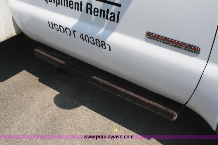 image for item B6875 2004 Ford F550 XL Super Duty service truck