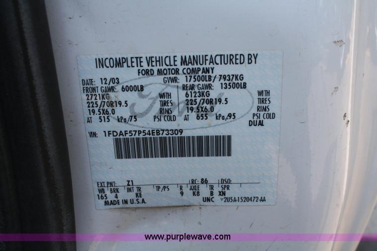 image for item B6875 2004 Ford F550 XL Super Duty service truck