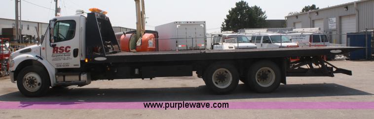 image for item B6876 2006 Freightliner Business Class M2 rollback truck