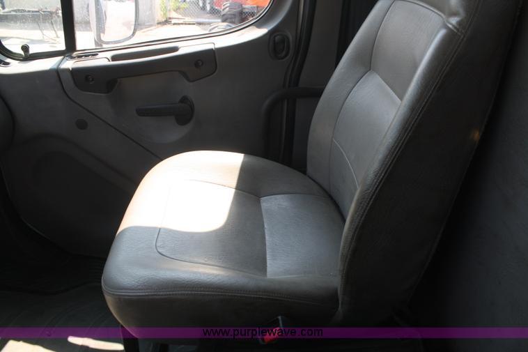 image for item B6876 2006 Freightliner Business Class M2 rollback truck