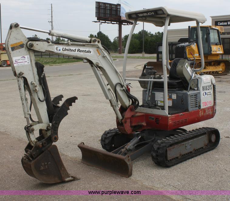 image for item B6900 2006 Takeuchi TB016 compact excavator