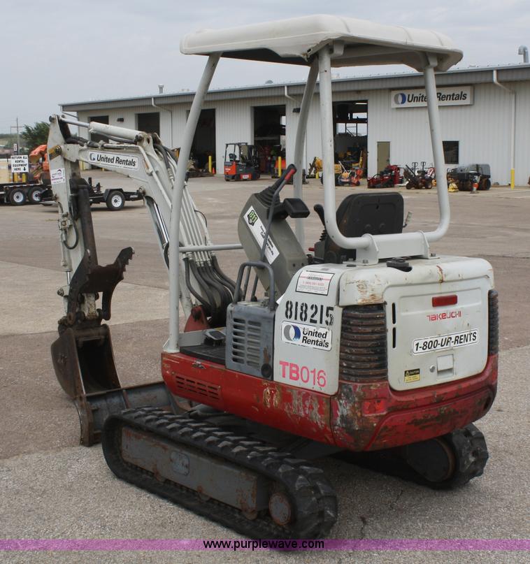image for item B6900 2006 Takeuchi TB016 compact excavator