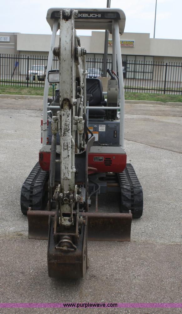 image for item B6900 2006 Takeuchi TB016 compact excavator