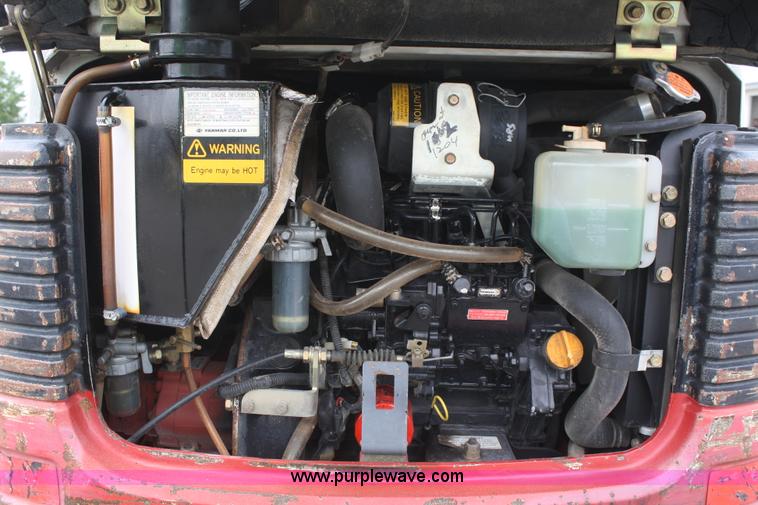 image for item B6900 2006 Takeuchi TB016 compact excavator