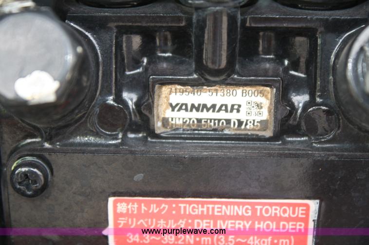 image for item B6900 2006 Takeuchi TB016 compact excavator