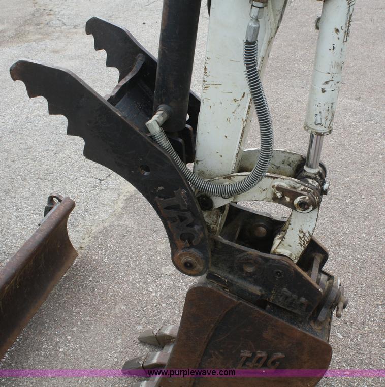 image for item B6900 2006 Takeuchi TB016 compact excavator