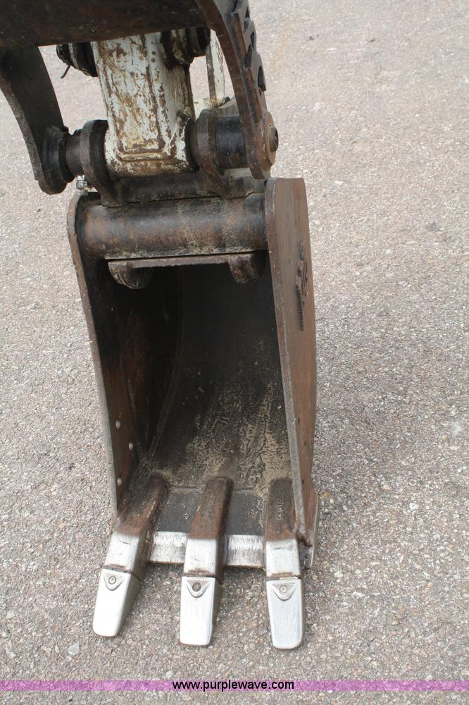 image for item B6900 2006 Takeuchi TB016 compact excavator