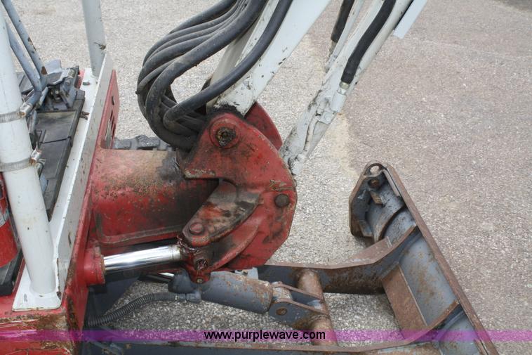image for item B6900 2006 Takeuchi TB016 compact excavator
