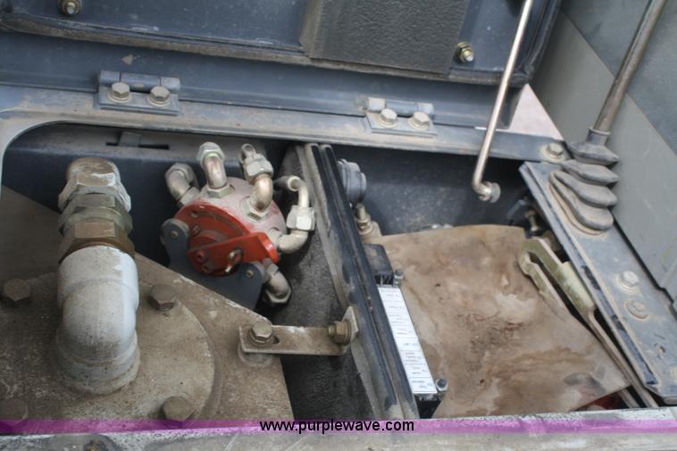 image for item B6900 2006 Takeuchi TB016 compact excavator