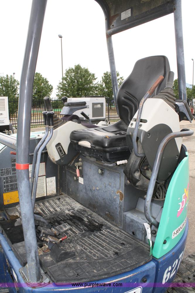 image for item B6920 2006 IHI 35NX2 mini excavator