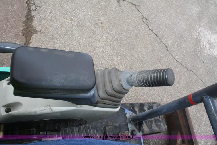 image for item B6920 2006 IHI 35NX2 mini excavator