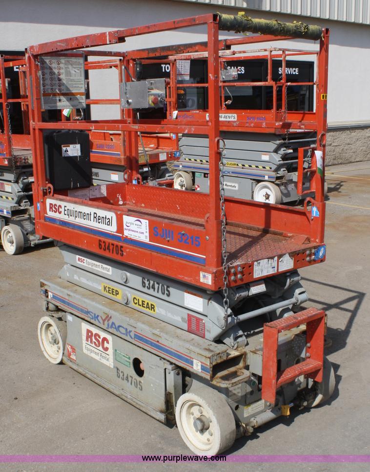 image for item B6924 2006 Skyjack SJ-III 3215 electric scissor lift