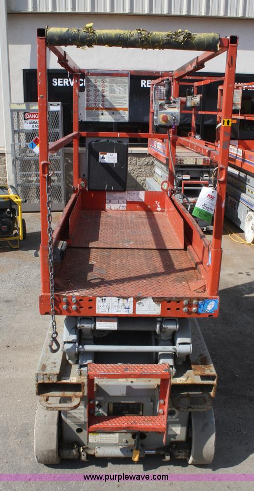 image for item B6924 2006 Skyjack SJ-III 3215 electric scissor lift