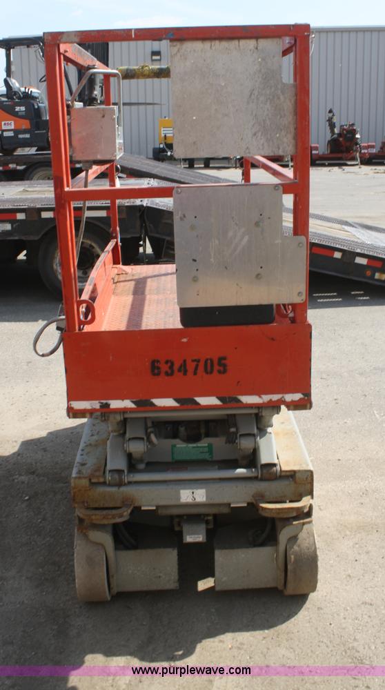 image for item B6924 2006 Skyjack SJ-III 3215 electric scissor lift