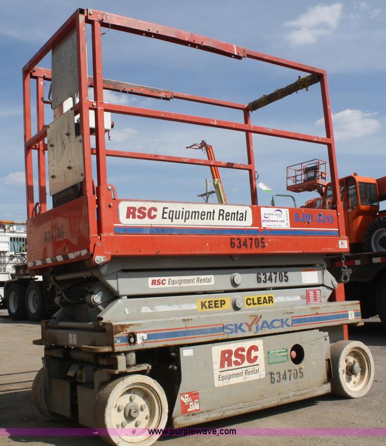 image for item B6924 2006 Skyjack SJ-III 3215 electric scissor lift