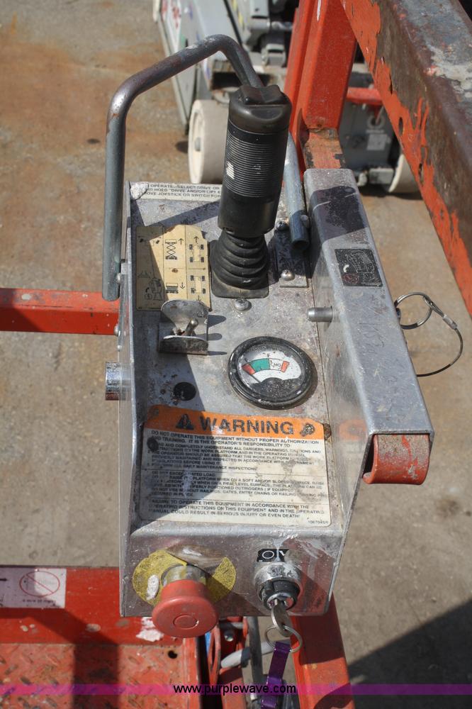 image for item B6924 2006 Skyjack SJ-III 3215 electric scissor lift