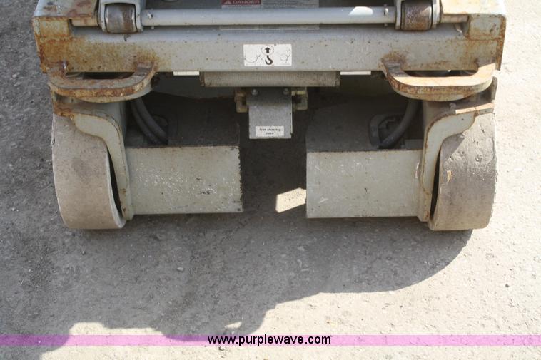 image for item B6924 2006 Skyjack SJ-III 3215 electric scissor lift
