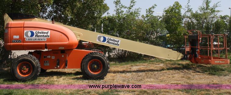 image for item B6962 2000 JLG 600S boom lift