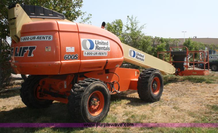 image for item B6962 2000 JLG 600S boom lift