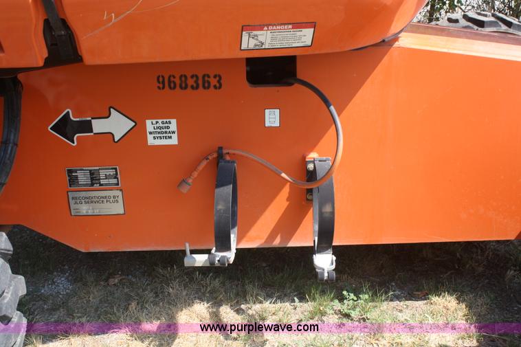 image for item B6962 2000 JLG 600S boom lift