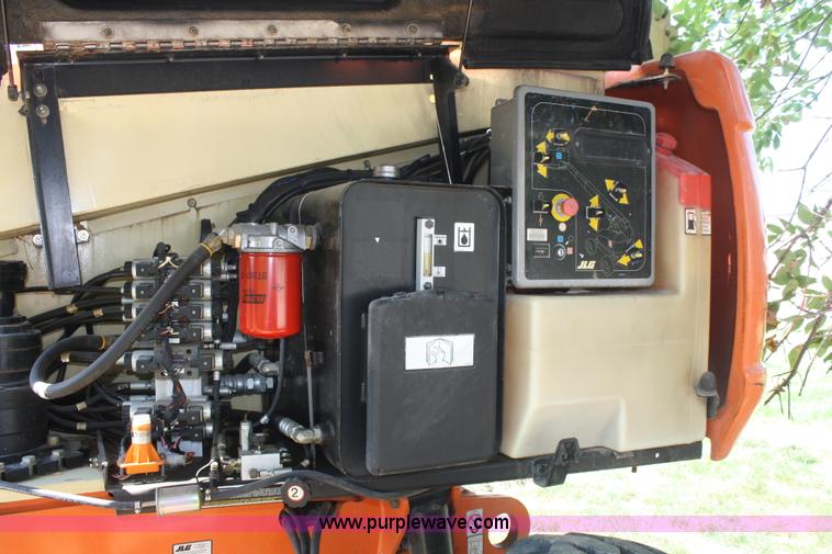 image for item B6962 2000 JLG 600S boom lift