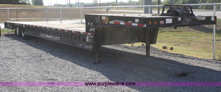 image for item B6965 2005 Trail King Hydra-Tail trailer
