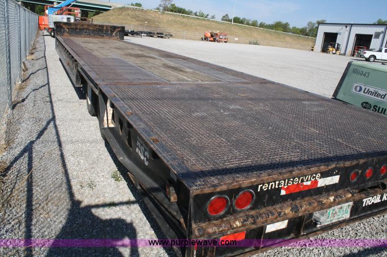 image for item B6965 2005 Trail King Hydra-Tail trailer