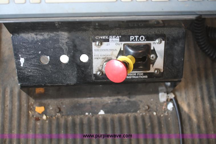 image for item B6966 2005 Freightliner Columbia semi truck