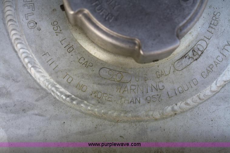 image for item B6966 2005 Freightliner Columbia semi truck