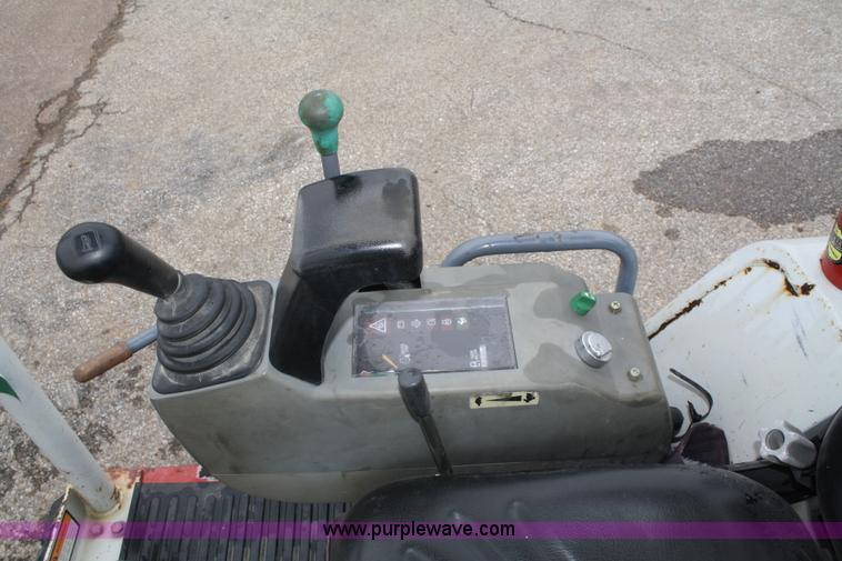 image for item B6970 2006 Takeuchi TB016 compact excavator