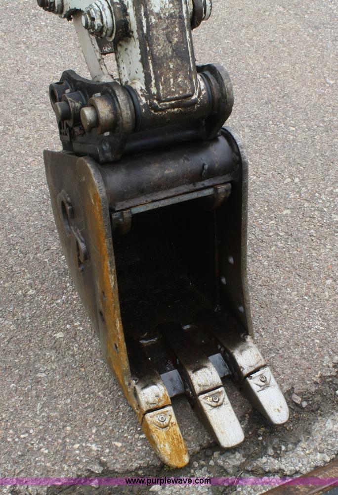 image for item B6970 2006 Takeuchi TB016 compact excavator