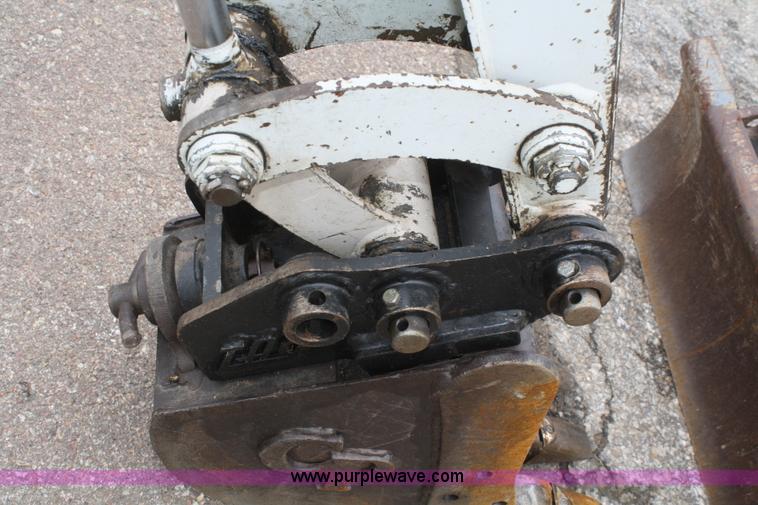 image for item B6970 2006 Takeuchi TB016 compact excavator