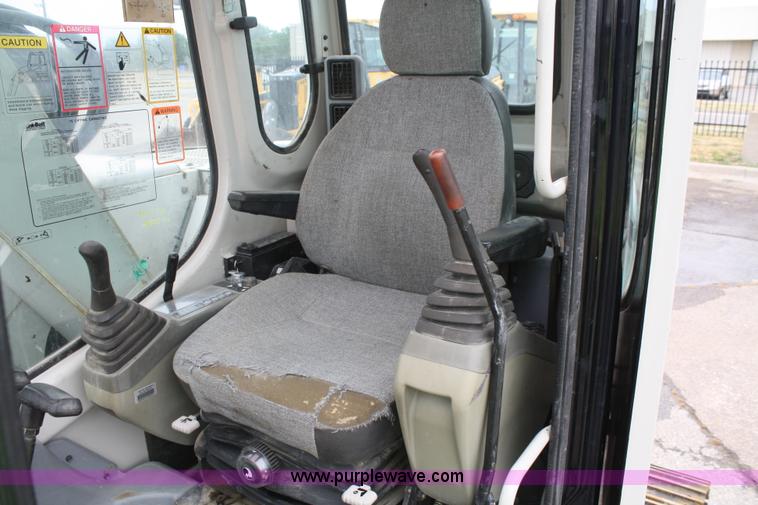 image for item B6971 2004 Link-Belt 75MSR mini excavator