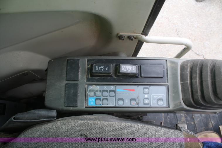 image for item B6971 2004 Link-Belt 75MSR mini excavator