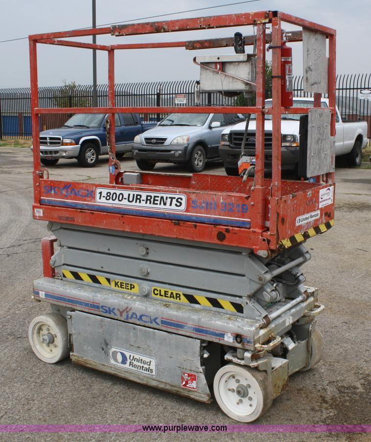 image for item B6976 2006 Skyjack SJ-III 3219 electric scissor lift
