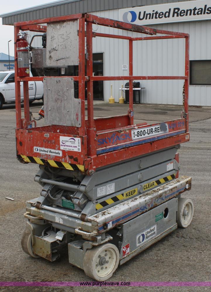 image for item B6976 2006 Skyjack SJ-III 3219 electric scissor lift
