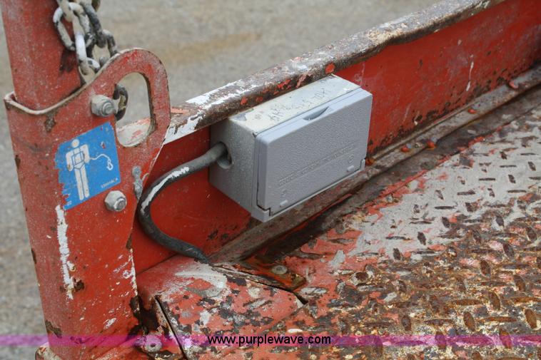 image for item B6976 2006 Skyjack SJ-III 3219 electric scissor lift